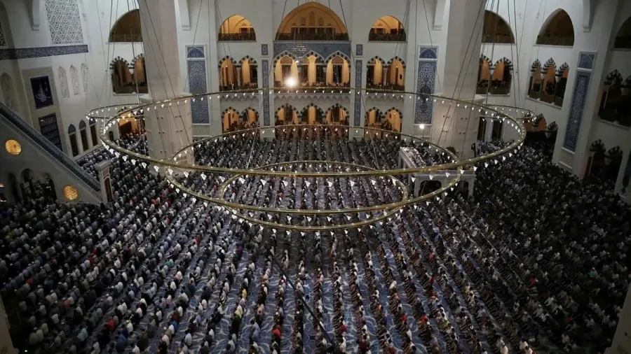 Ramadan Guide 2026: Comprehensive Insights from Islamic Archives 7 The Spiritual Zenith: Laylat al-Qadr and Itikaf